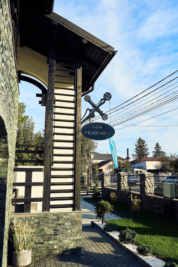 Boutique Hotel Casa Medievala Curtea de Argeş Extérieur photo